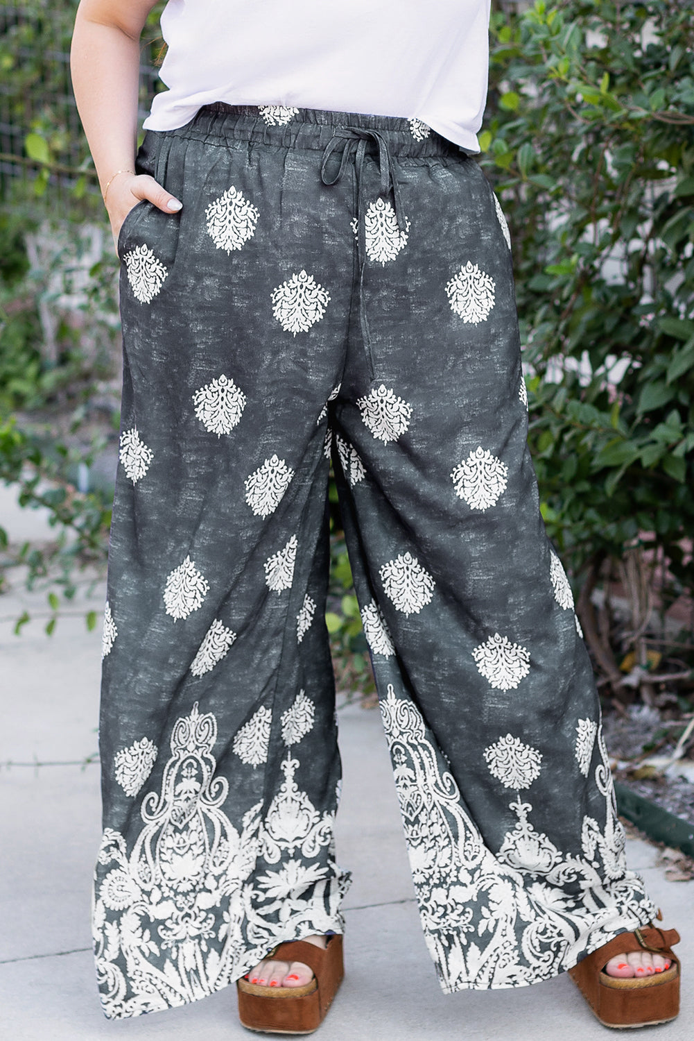 Black Bohemian Print Drawstring Waist Plus Size Wide Leg Pants