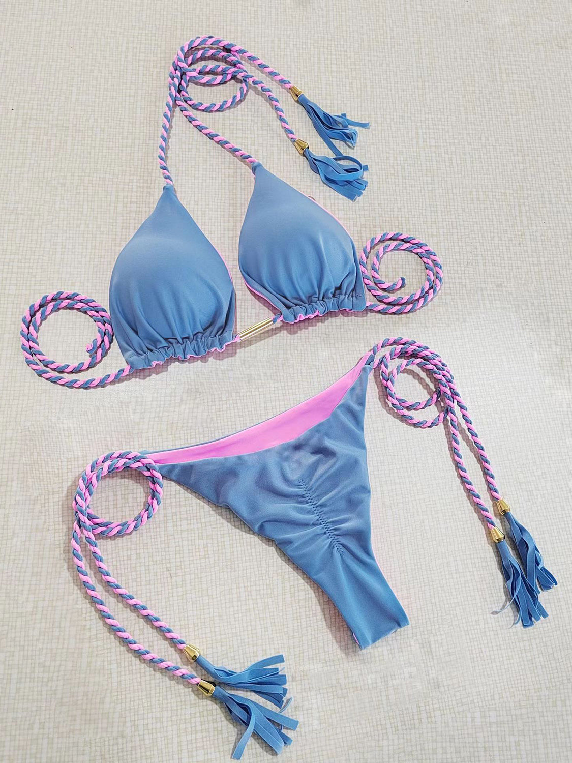 Conjunto de bikini de dos piezas con escote halter en contraste