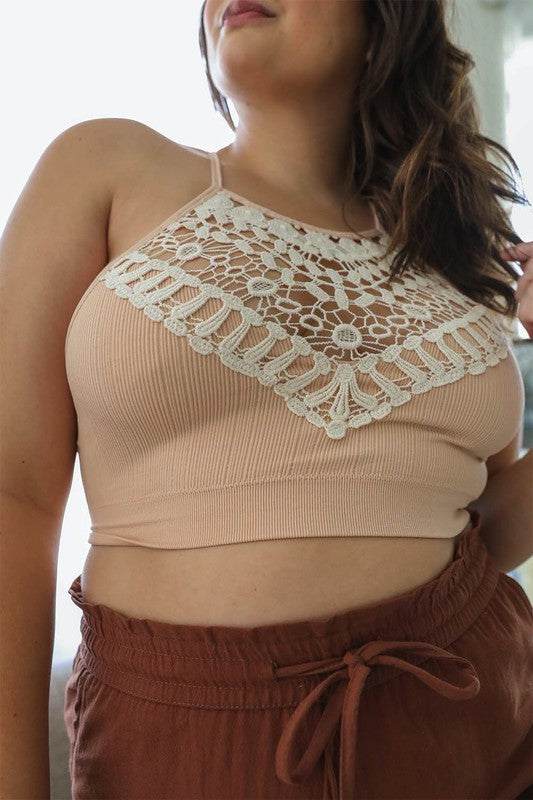 Bralette de cuello alto con encaje de crochet de talla grande